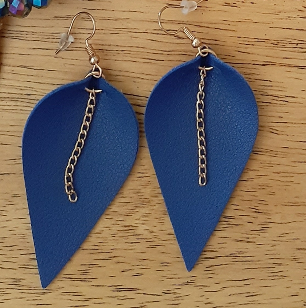 Earrings - Picture 3 of 4